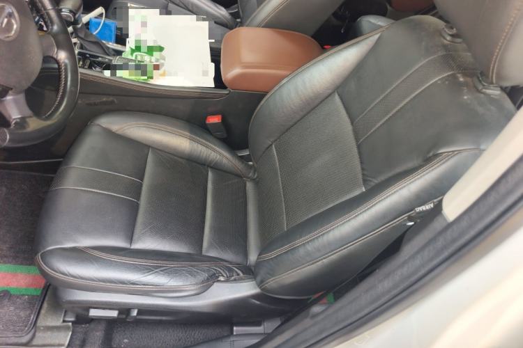 Used GAC Trumpchi GS7 2017 280T Two-Wheel Drive Luxury Model
