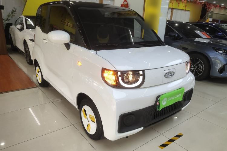 Used Chery QQ Ice Cream 2022 170km Sundae Phosphate Lithium-Ion Front Right 45 Deg