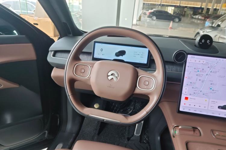Used Nio ES8 2023 75 kWh Executive Edition Steering Wheel