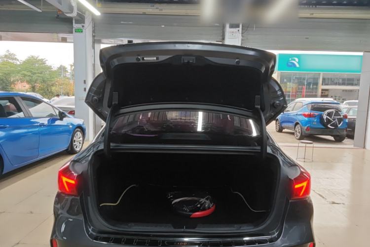 Used CHANGAN Eado 2021 PLUS Blue Whale NE 1.4T GDI DCT Flagship Model Trunk