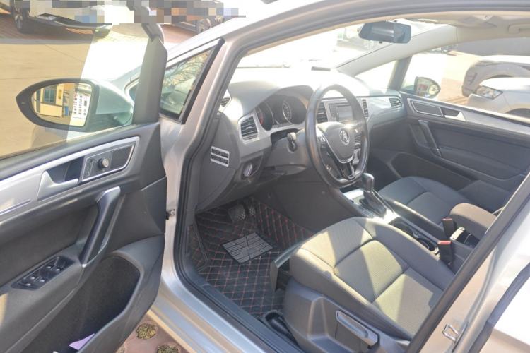 Used Volkswagen Golf Sportsvan 2016 230TSI Automatic Trend Edition Driver Seat