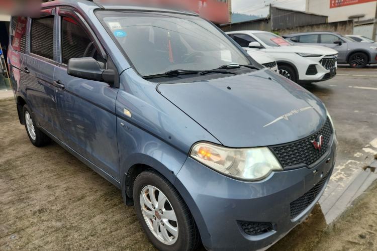 Used Wuling Hongguang 2014 1.5L Base Version Front Right 45 Deg