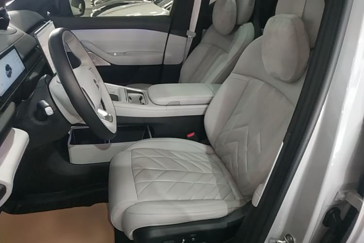 Used Nio ES6 2025 75 kWh Left Front Seat