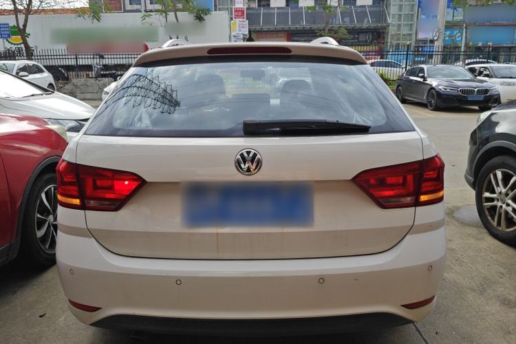 Used Volkswagen Gran Lavida 2015 1.6L Automatic Fashion Edition