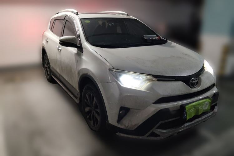 Used Toyota RAV4 2016 2.0L CVT Two-Wheel Drive Fashion Edition China V Standard