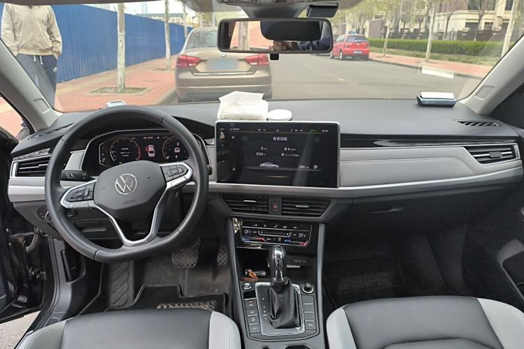 Used Volkswagen Bora 2023 280TSI DSG Prestige Edition Center Console