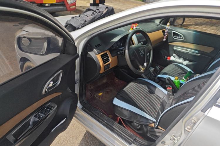 Used Baojun 630 2013 1.5L manual Comfort trim
