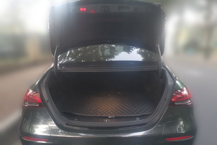 Used Mercedes-Benz E-Class New Energy 2022 Restyled E 350 e L Plug-in Hybrid Sports Sedan Trunk