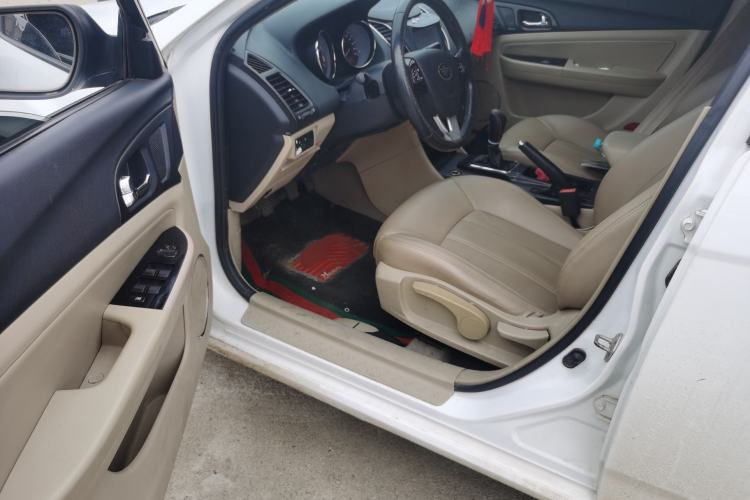 Used Bestune B50 2013 1.6L manual luxury version
