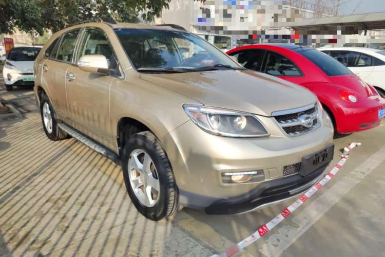 Used BYD S6 2014 2.0L Manual Luxury 5-Seater
