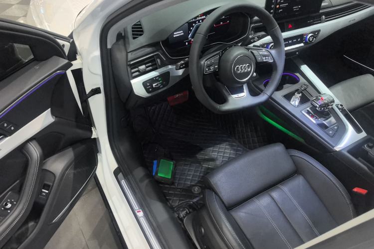 Used Audi A4L 2022 40 TFSI Luxury Dynamic Model
