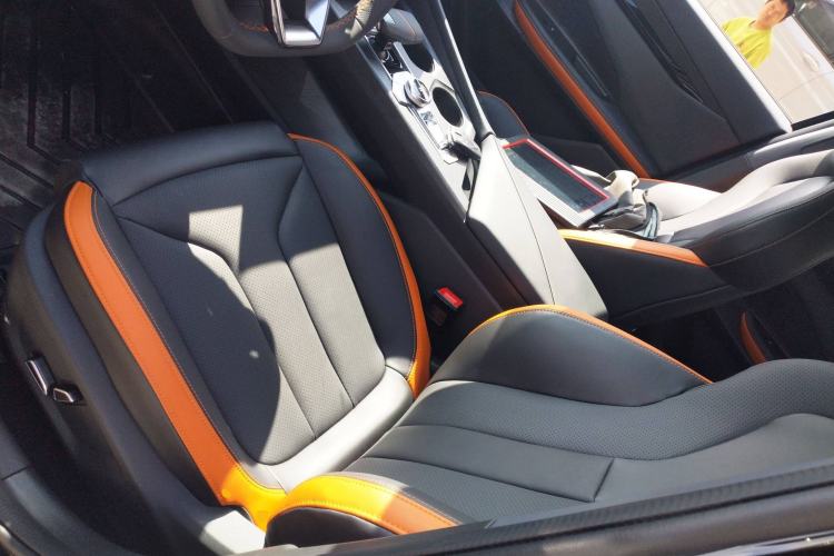 Used Changan UNI-V 2025 1.5T 500Bar High-Energy Version