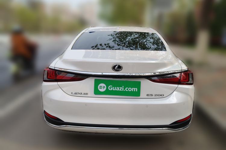 Used Lexus ES 2023 200 Excellence Edition Rear