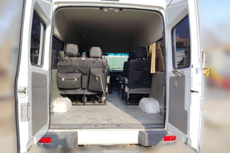 Used Iveco Daily 2017 2.5T A35 Passenger Van 5-7 Seats Model 47Z5
