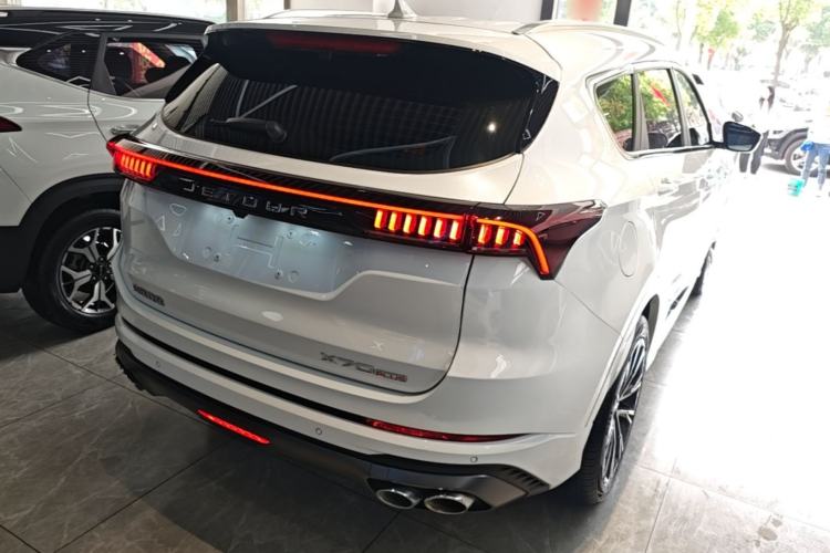 Used JETOUR X70 PLUS 2023 1.6T DCT Stronger PLUS 5-seater