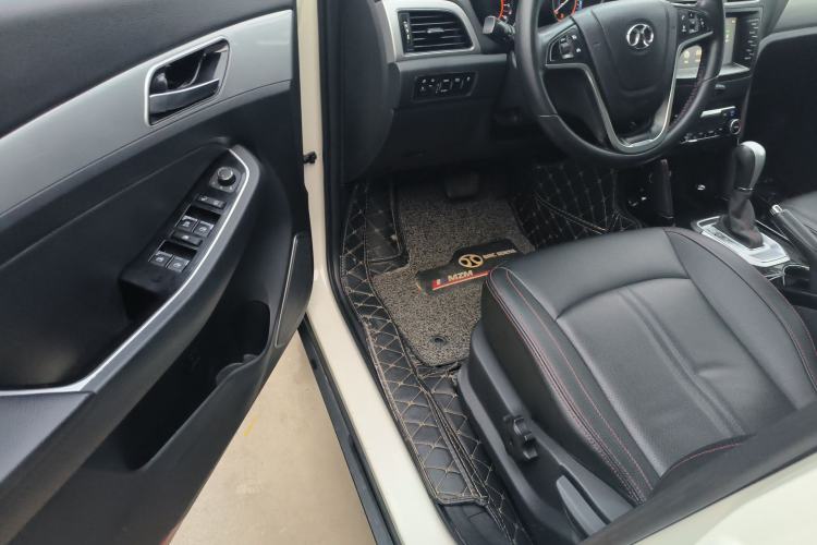 Used BAIC Senova X55 2016 1.5T CVT Elite Edition Driver Seat