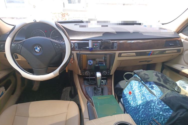 Used BMW 3 Series 2010 320i Sport Edition Center Console