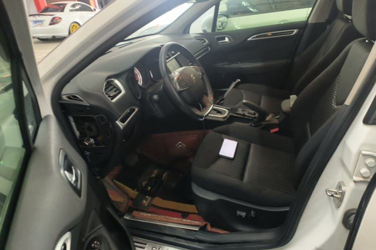 Used Citroen C4L 2015 1.8L Automatic Luxury Edition Driver Seat