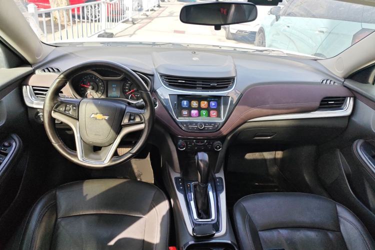 Used Chevrolet Malibu 2018 530T Automatic Luxury Edition Center Console