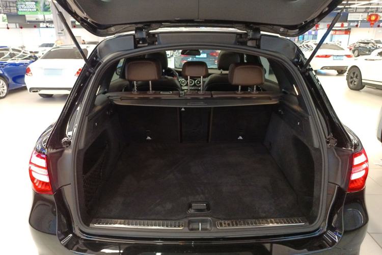 Used Mercedes-Benz GLC 2019 Facelift GLC 260 L 4MATIC Luxury Model
