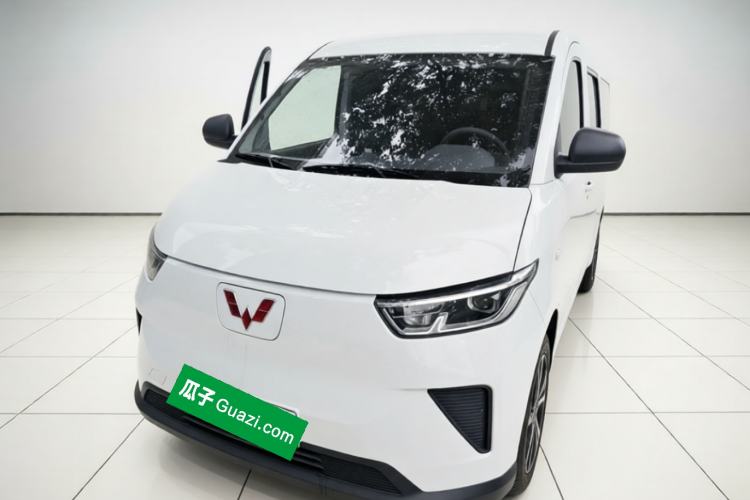 Used Wuling Yangguang 2026 Model, 330km Bus Comfort Edition