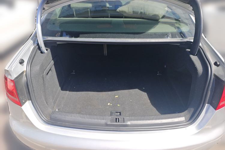 Used Audi A4L 2011 2.0 TFSI Standard Model Trunk
