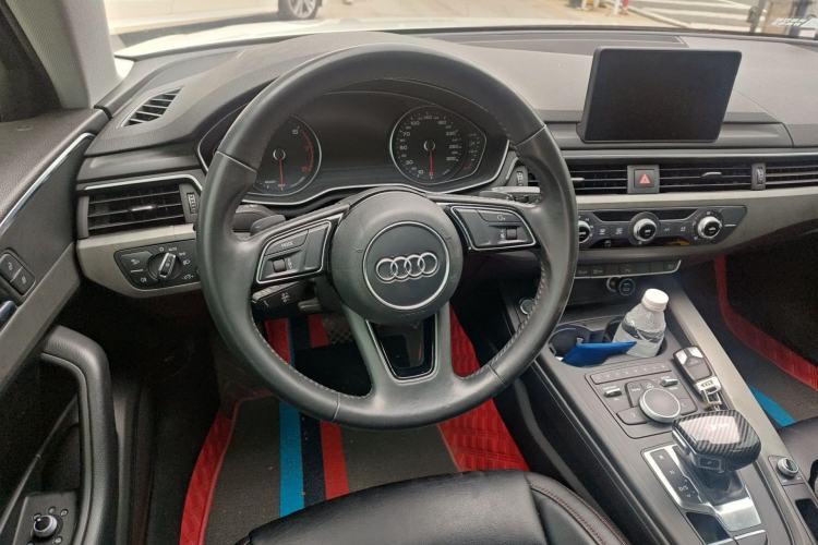 Used Audi A4L 2019 40 TFSI Ambition China VI Steering Wheel