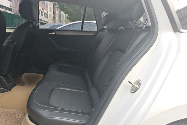 Used Skoda Rapid Spaceback 2016 1.6L Automatic Chuanxing Edition Left Rear Seat