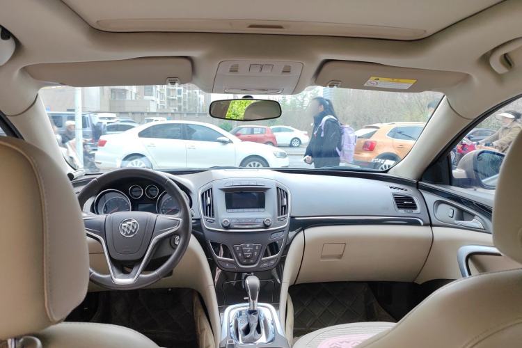 Used Buick Regal 2015 2.0L Leading Fashion Edition