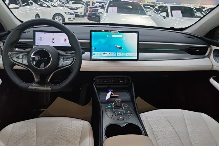 Used BYD Seal 05 DM-i 2025 DM-i Intelligent Drive 120KM Flagship Model Center Console