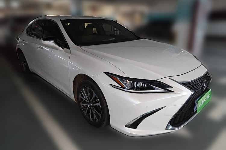 Used Lexus ES 2022 200 Excellence Edition
