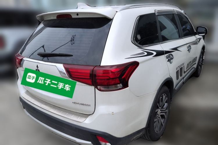 Used Mitsubishi Outlander 2017 2.0L Two-Wheel Drive Glory Edition 5 Seats