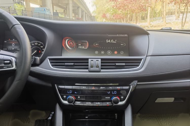 Used BORGWARD BX7 2016 28T Two-Wheel Drive Luxury Version 5 Seats