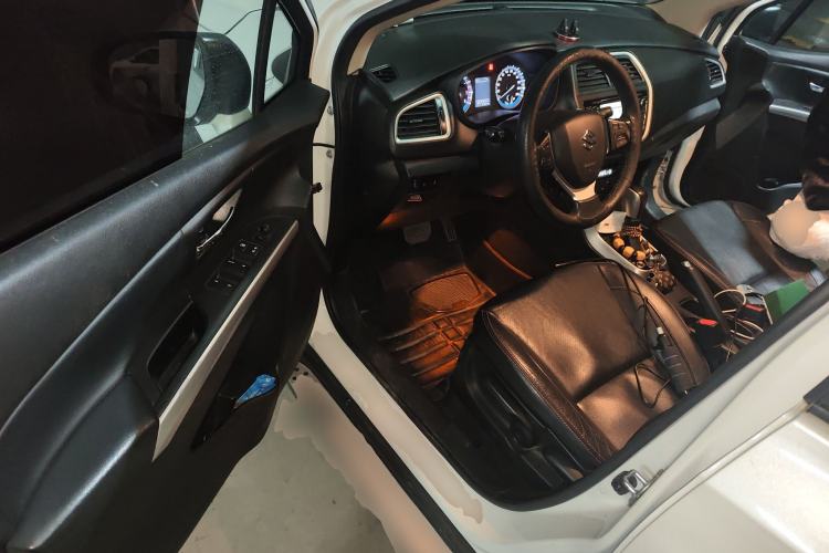 Used Suzuki S-Cross 2015 1.6L CVT Two-Wheel Drive Elite Version Driver Seat