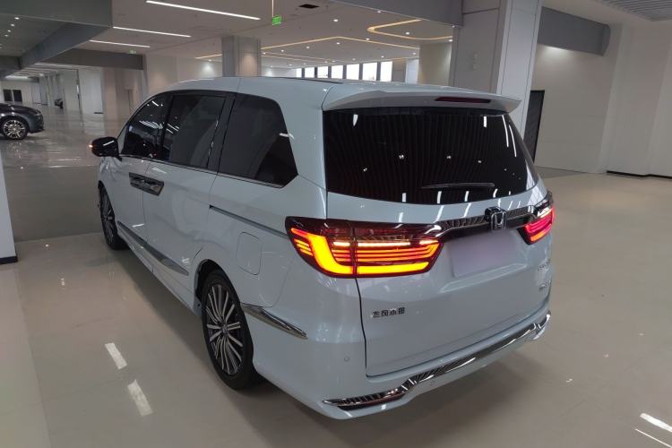 Used Honda Elysion 2024 2.0L eHEV Luxury Edition Rear Left 45 Deg