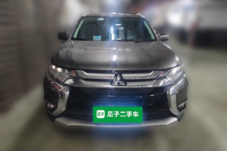 Used Mitsubishi Outlander 2016 2.4L 4x4 Luxury Edition 7-Seater
