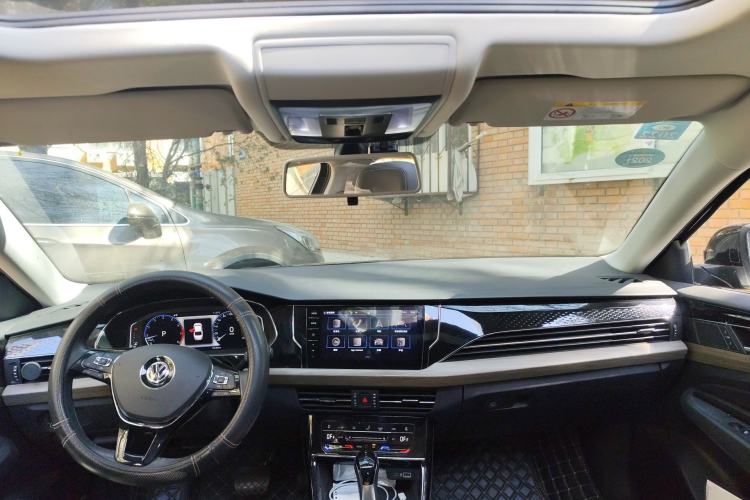 Used Volkswagen Passat 2020 330TSI Luxury Edition China VI
