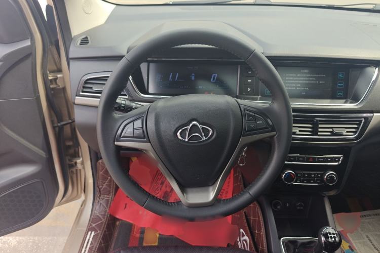 Used CHANGAN KAICHENG Oushang A600 2016 1.5L Manual Luxury 7-Seater Steering Wheel