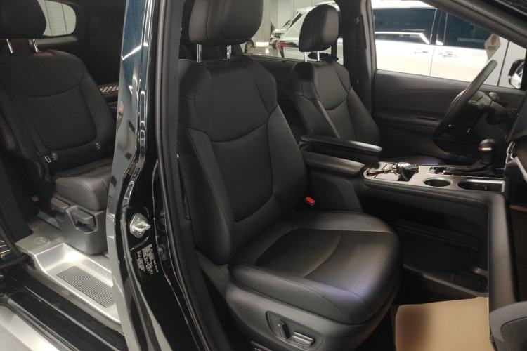 Used Toyota Granvia 2024 2.5L Hybrid Prestige PLUS Edition Right Front Seat