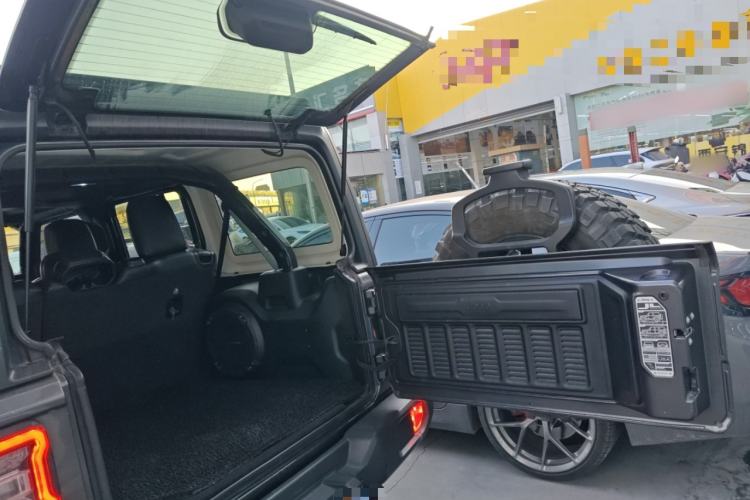 Used Jeep Wrangler 2021 2.0T Robin Hood Four-Door Edition
