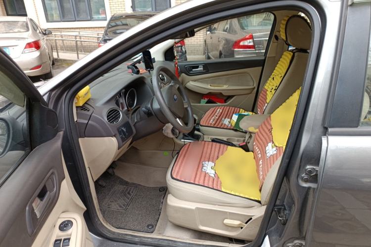 Used Ford Focus 2013 Sedan Classic 1.8L Manual Base Model
