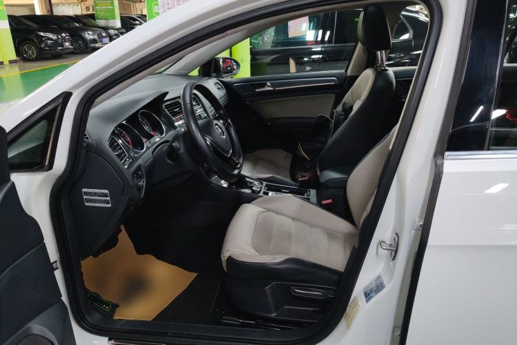 Used Volkswagen Golf 2017 230TSI Automatic Luxury Million-Vehicle Commemorative Edition