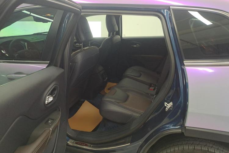 Used Jeep Cherokee 2020 2.0L Two-Wheel Drive Classic Sports Edition
