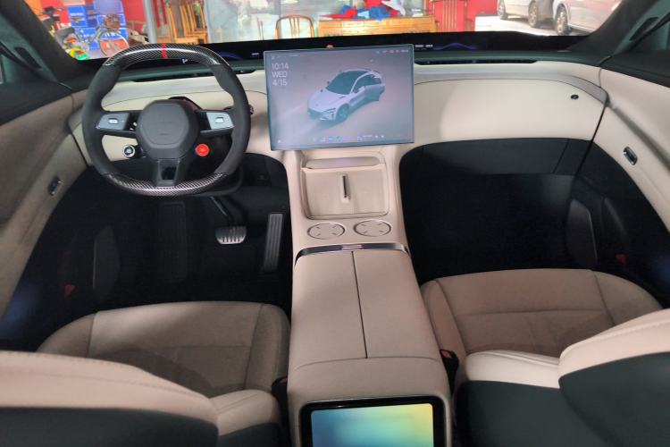 Used Xiaomi Auto YU7 2025 Ultra-Long Range High-Performance All-Wheel-Drive Max Edition Center Console