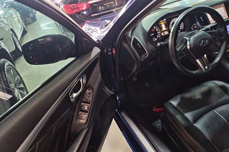 Used Infiniti Q50L 2018 2.0T Comfort Edition China VI Standard
