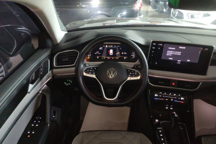 Used Volkswagen Tayron 2024 300TSI Two-Wheel-Drive Luxury Plus Advanced Version Steering Wheel
