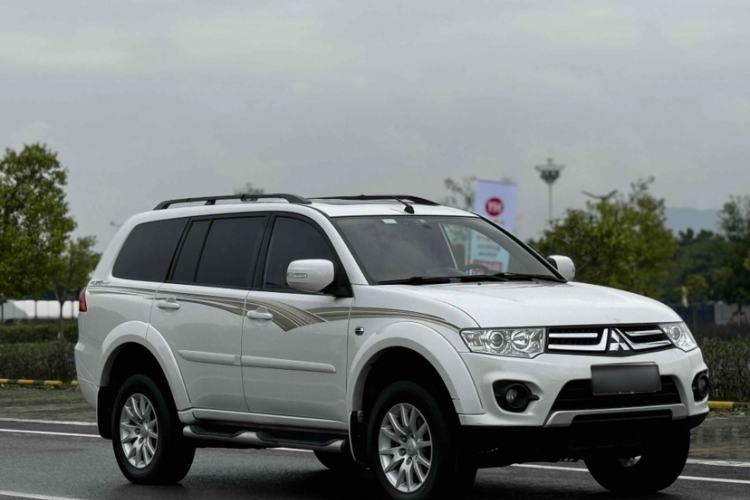 Used Mitsubishi Pajero Sport 2013 3.0L Automatic Two-Wheel Drive Luxury Edition