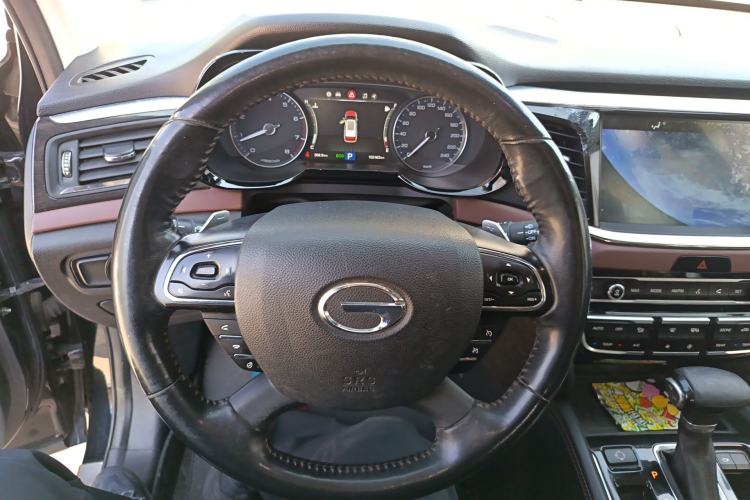 Used GAC Trumpchi GS8 2017 320T Two-Wheel Drive Luxury Smart Connectivity Version (7 Seats) Steering Wheel