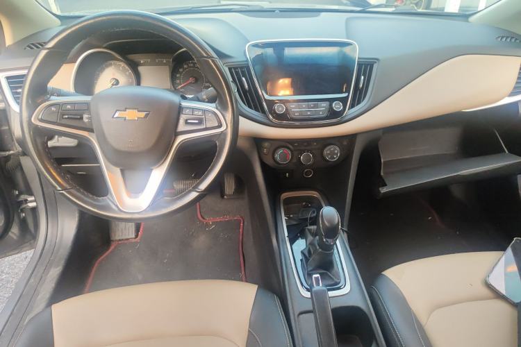 Used Chevrolet Monza 2022 320 Automatic Enjoyment Edition Center Console