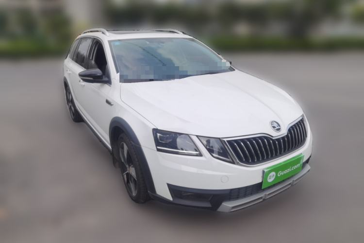 Used Skoda Octavia 2018 Station Wagon TSI280 DSG Luxury Edition Front Right 45 Deg